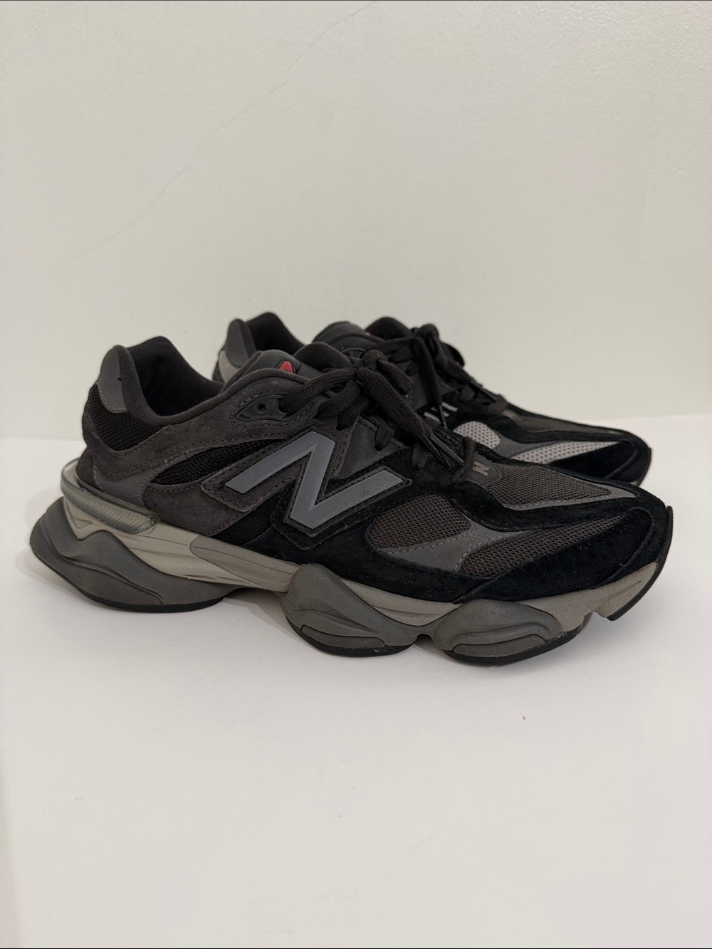 NEW BALANCE 9060 Running Shoes Mens Size 9.5 Adult Sneakers